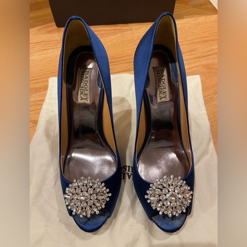 BADGLEY MISCHKA Jeannie Navy Satin platform pumps